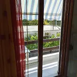 萨罗尼奇奥公寓 * Pteleós