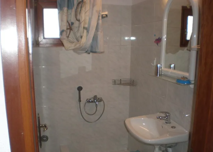 萨罗尼奇奥公寓 Pteleós